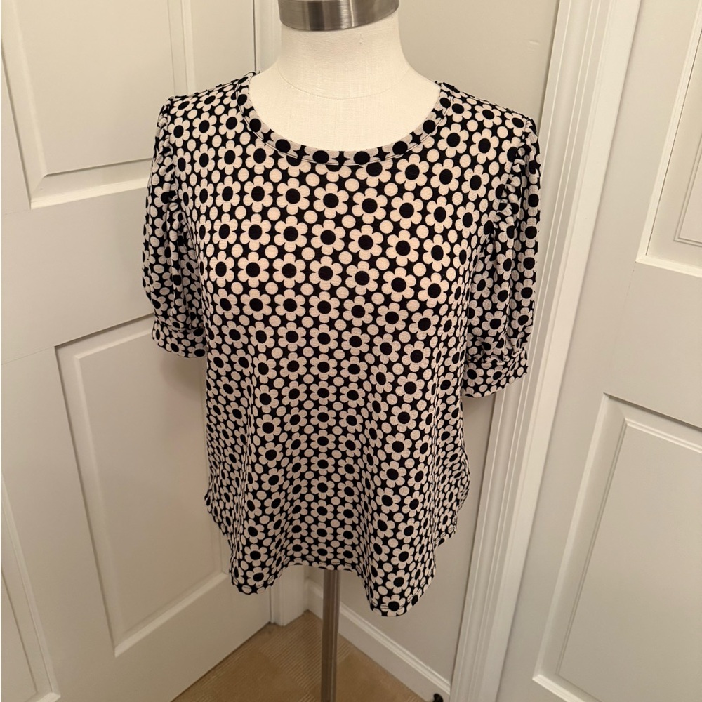 Black and White Patterned Women's Top